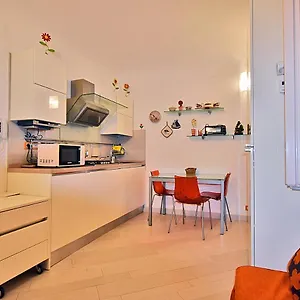 la-tana-del-poeta.hotelitalianriviera.com/